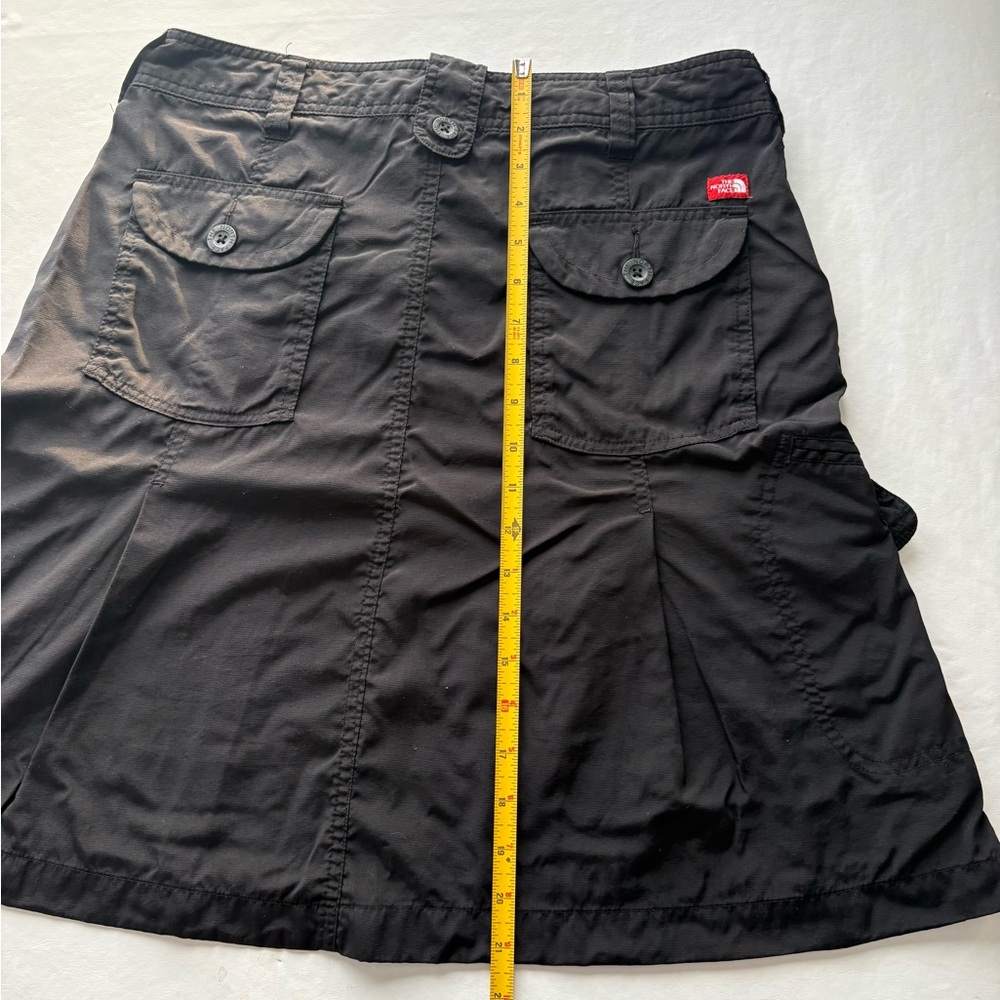 The North Face Women's Active Cargo Skirt - Size 12 Fantastic Condition - Picture 10 of 12